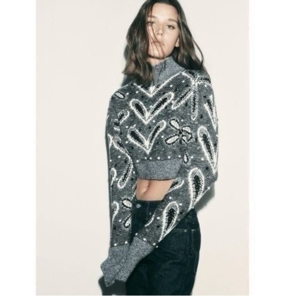 Zara blue gray pom pom cropped jacquard pattern sweater size small